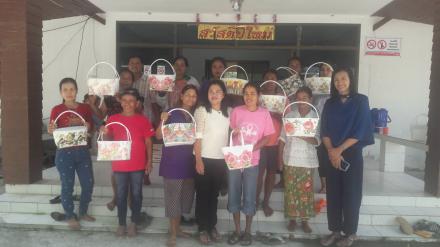 15. ผลิตภัณฑ์พรีเมี่ยม การจักสานเส้นพลาสติก กศน.อำเภอร่อนพิบูลย์